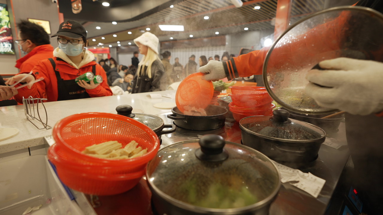 渝八两鸡公煲店怎么样