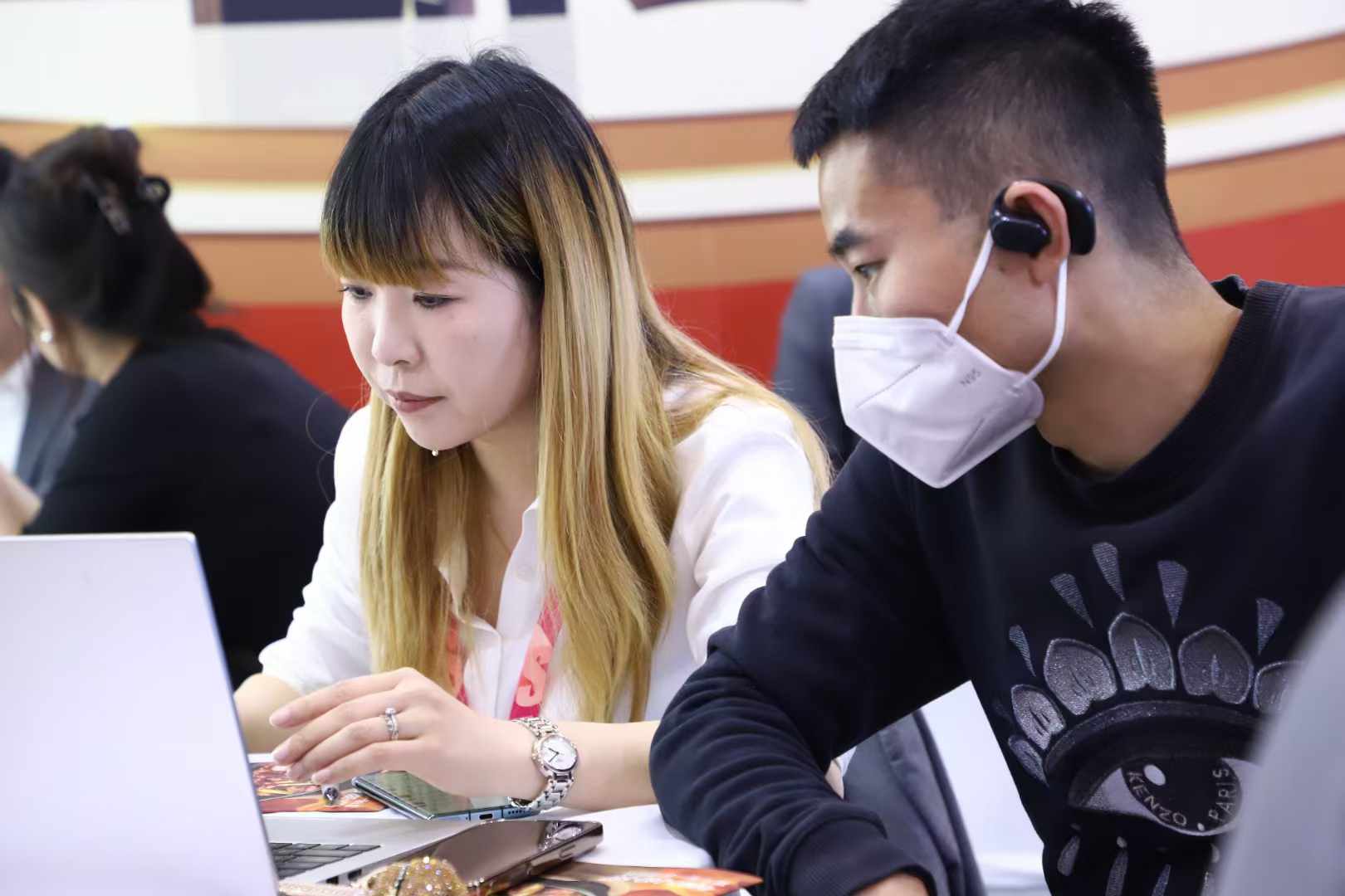 渝八两鸡公煲