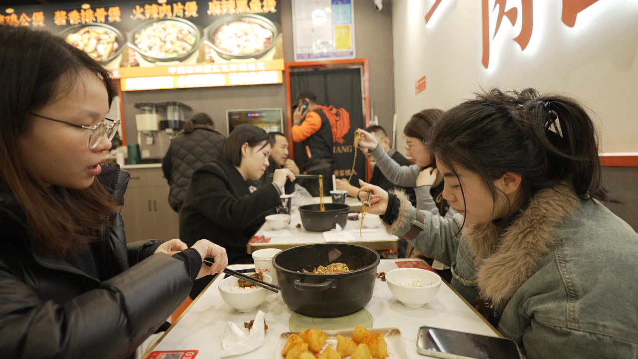 上海渝八两鸡公煲加盟店