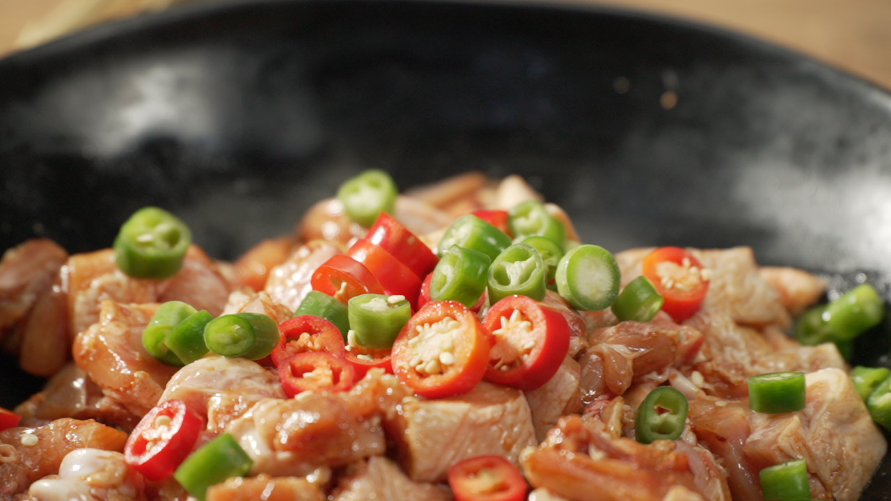 渝八两重庆鸡公煲加盟店