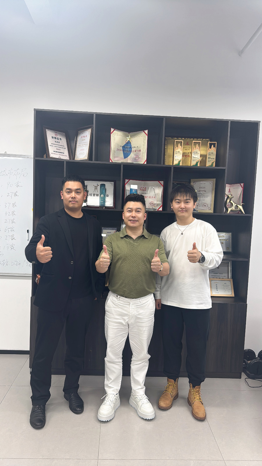 清华硕士加盟渝八两 清华硕士加盟渝八两