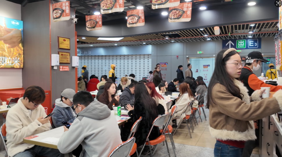 渝八两重庆鸡公煲加盟